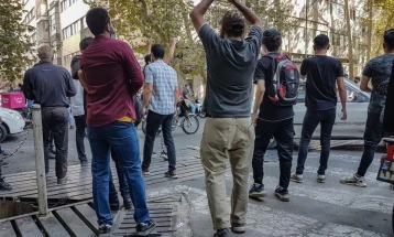 Përleshje në protestat antiqeveritare në zonat kurde në Iran