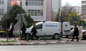Fifteen Skopje schools receive bomb threats