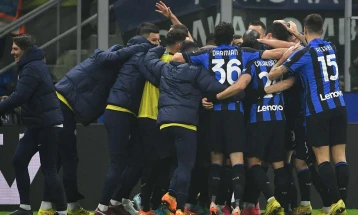 Inter 1-0 Napoli: Dzeko goal decisive as Serie A leaders finally lose