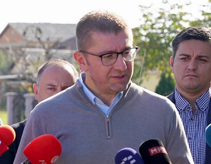 Mickoski: Zgjedhje të parakohshme në maj, ndryshimet kushtetuese janë tradhti