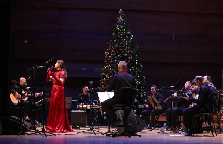 Во Филхармонија свечен Божиќен концерт со настап на македонски музичари и пејачи