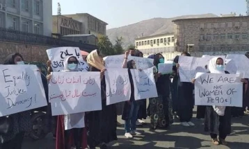 Земји-членки на Советот за безбедност на ОН ги повикаа талибанците да ги прекинат угнетувачките мерки против жените во Авганистан