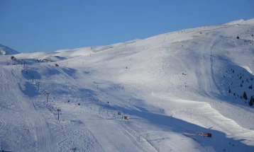 Утре на Попова Шапка поочнува скијачката сезона, ќе работат ски-лифтовите и жичарниците
