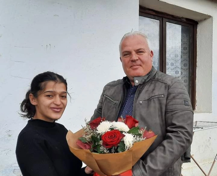 Трајковски додели парична награда за првороденото бебе во Делчево