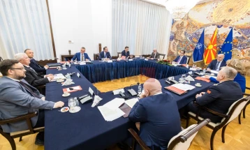 Pendarovski: Ndalohet hyrja e eurodeputetit dhe politikanëve të tjerë bullgarë