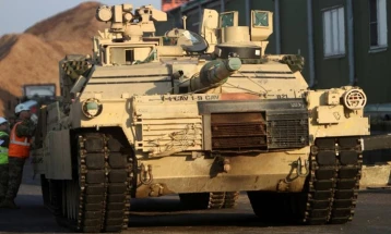 Блумберг: САД ќе испратат над 30 тенкови „Абрамс“ во Украина