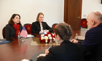 Помошничката државен секретар за население, бегалци и миграција, Нојес во посета на Албанија