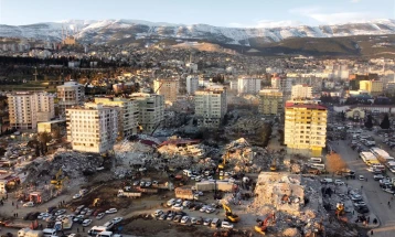 Бројот на жртви во земјотресот во Турција и Сирија надмина 12.000
