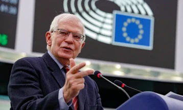 Борел: Ќе побарам од лидерите на ЕУ силна поддршка за предлогот за Косово „што е на маса“