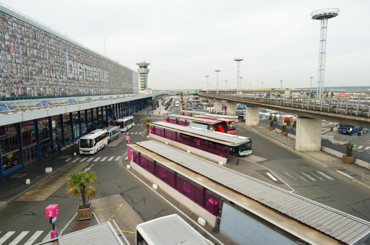 Штрајк на контролорите на летање на аеродромот Орли во Париз, откажани многу летови