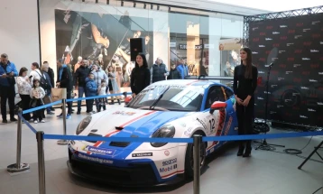 Вуков го претстави автомобилот со кој ќе вози во новата сезона во Порше Суперкупот