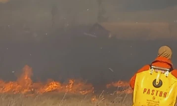 Пожар кај Струмица, горат депонија и стрништа