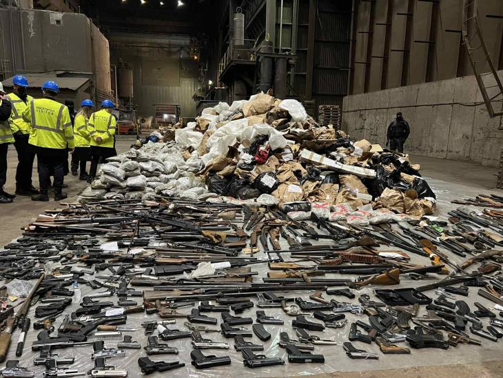 Уништени околу 1.400 килограми дрога и 270 парчиња оружје запленети минатата година