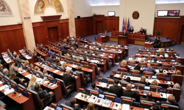 Собранието ја почна расправата за разрешување на министерот за дијаспора Чупи