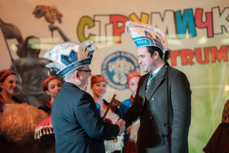 Почнaa карневалските празнувања во Струмица, градоначалникот го предаде клучот на карневалистите