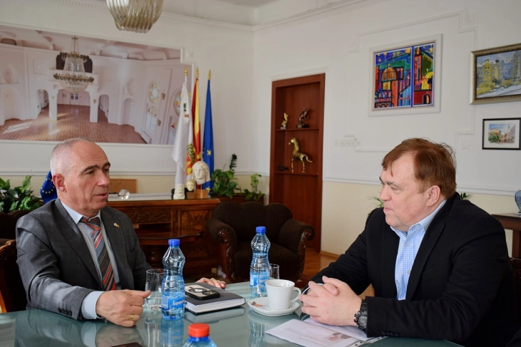 Чешкиот амбасадор Јарослав Лудва во посета на Општина Битола
