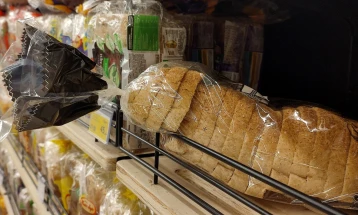 Ако се замрзне цената на лебот, ќе го прекинеме производството, велат од пекарската индустрија (ДПЛ)
