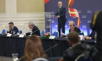 Kovaçevski hapi Forumin Ekonomik të Shkupit: Të mos kthehemi në të kaluarën, por të fokusohemi në të ardhmen për të përmirësuar ekonomitë tona
