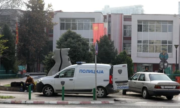 Të rreme alarmet për mjete shpërthyese të vendosura në 120 shkolla të Shkupit