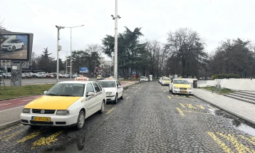 Мариновски: Околу 300 таксисти не можат да работат поради бирократски проблеми со жолтите таблички