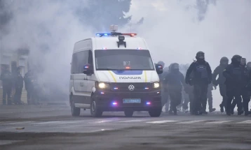 Policia ukrainase: Forcat ruse e hedhin në ajër urën kryesore drejt Bahmutit