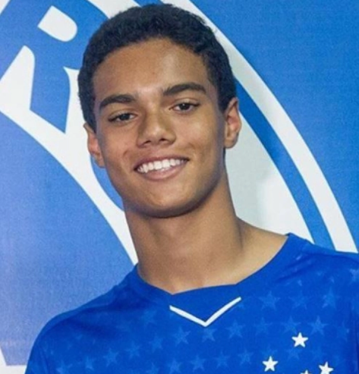 Barcelona sign Ronaldinho's son and hope greatness runs in the family