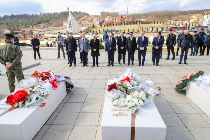 Џафери на одбележувањето на годишнината од основањето на Ослободителната војска на Косово