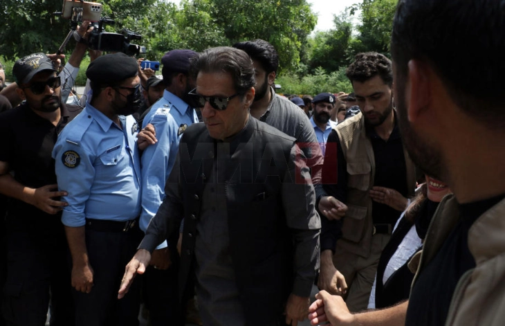 Disa  policë u plagosën dhe protestues u arrestuan në një përleshje mes policisë pakistaneze dhe mbështetësve të ish kryeministrit Imran Kan në Lahore