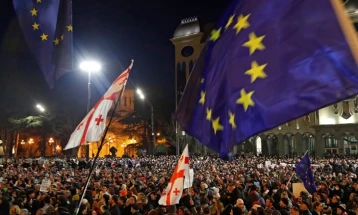 Проевропските демонстранти повторно се собраа во Тбилиси поради спорниот предлог-закон за „странски агенти“