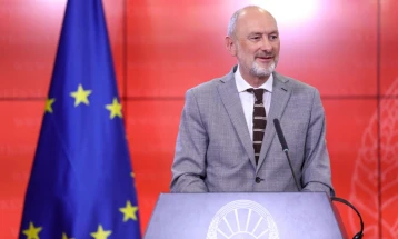 Geer: EU support to increase in parallel with accession process