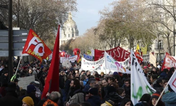 Франција се подготвува за уште еден ден на национални протести против пензиските реформи на Макрон