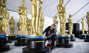 Доделени „Оскарите“, најдобaр филм е „Сѐ во исто време“
