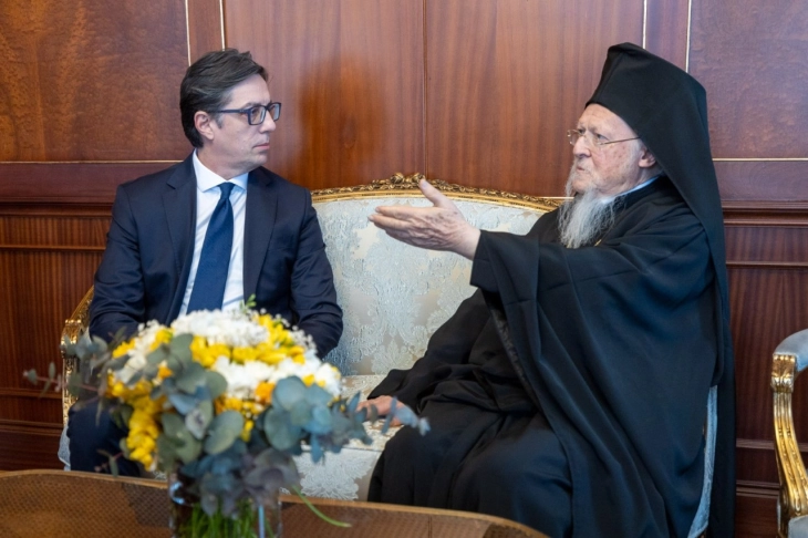 Претседателот Пендаровски се сретна со вселенскиот патријарх Вартоломеј 