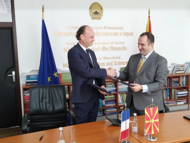 Education Minister signs annex to N. Macedonia - France Agreement on francophone bilingual classes in secondary schools