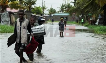 Të paktën 216 viktima nga cikloni 