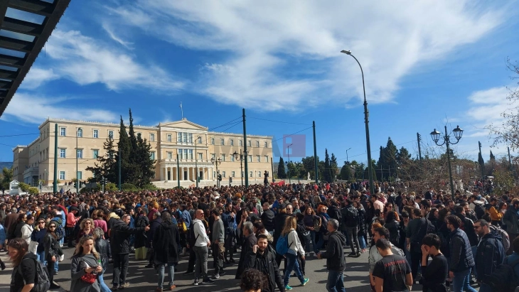 Grevë e përgjithshme në Greqi për shkak të aksidentit të trenit
