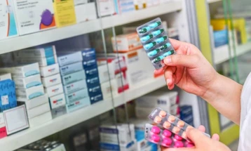 Kuvendi miratoi ndryshimet ligjore që mundësojnë blerjen e drejtpërdrejtë të ilaçeve nga një prodhues i vetëm