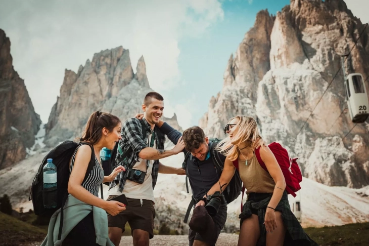 Младите од Северна Македонија можат да аплицираат за бесплатни билети за патување низ Европа