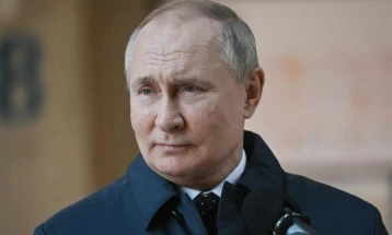 Кремљ наведува дека Путин бил спонтано во Мариупол, Украина ја осудува посетата