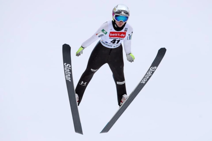 Klinec wins maiden women's ski flying with world record 226m