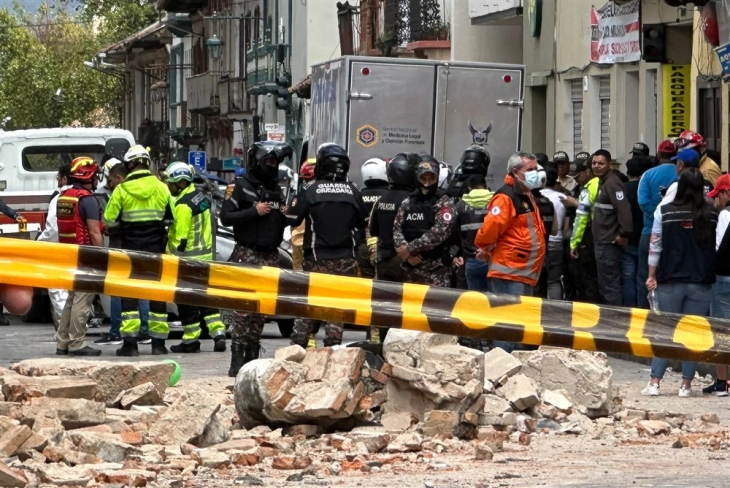 Të paktën 12 viktima nga tërmeti në Ekuador