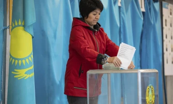 Владејачката партија во Казахстан освои 54 отсто од гласовите на предвремените избори