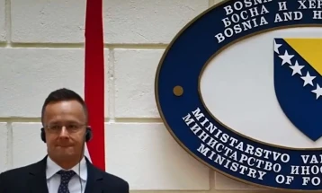 Сијарто: Додека оваа Влада е во Унгарија, нема да бидат воведени санкции за Додик