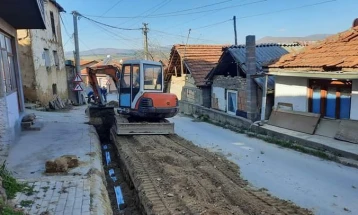 Продолжува реконструкцијата на старата водоводна мрежа во населбата Старо Делчево