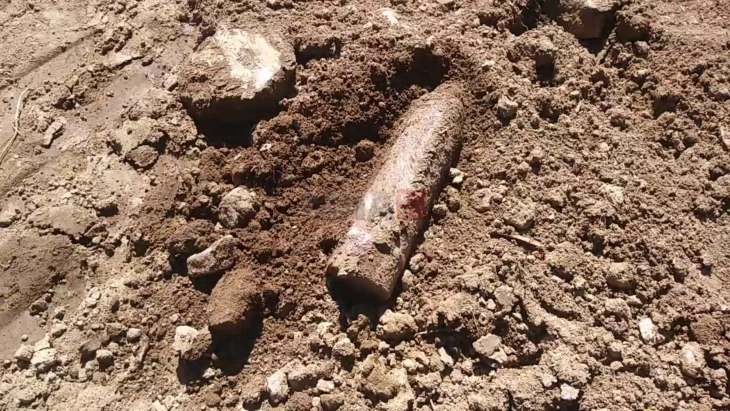 Две неексплодирани артилериски гранати пронајдени кај делчевското село Габрово