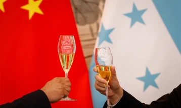Кина соопшти дека воспоставува дипломатски односи со Хондурас