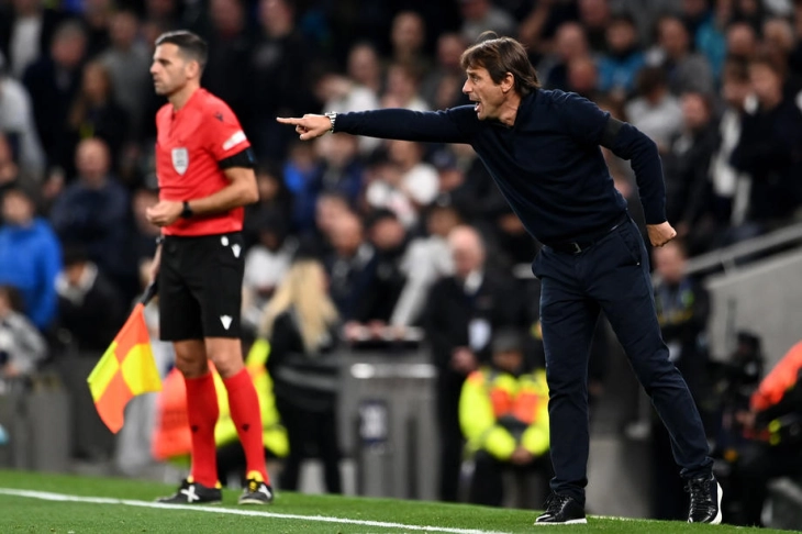 Head coach Antonio Conte leaves Tottenham by mutual consent