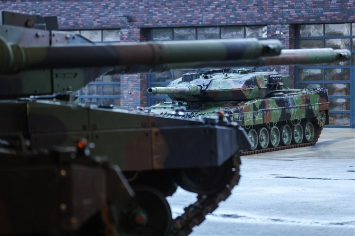 Германски контингент од 18 тенкови Леопард предаден на Украинците