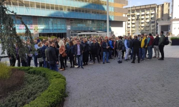 Ministry of Culture employees hold third day of protest over pay
