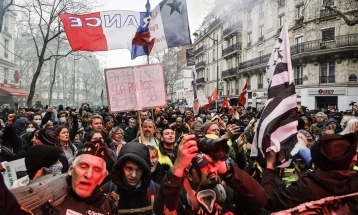 Në protestat në Francë rreth 740.000 njerëz